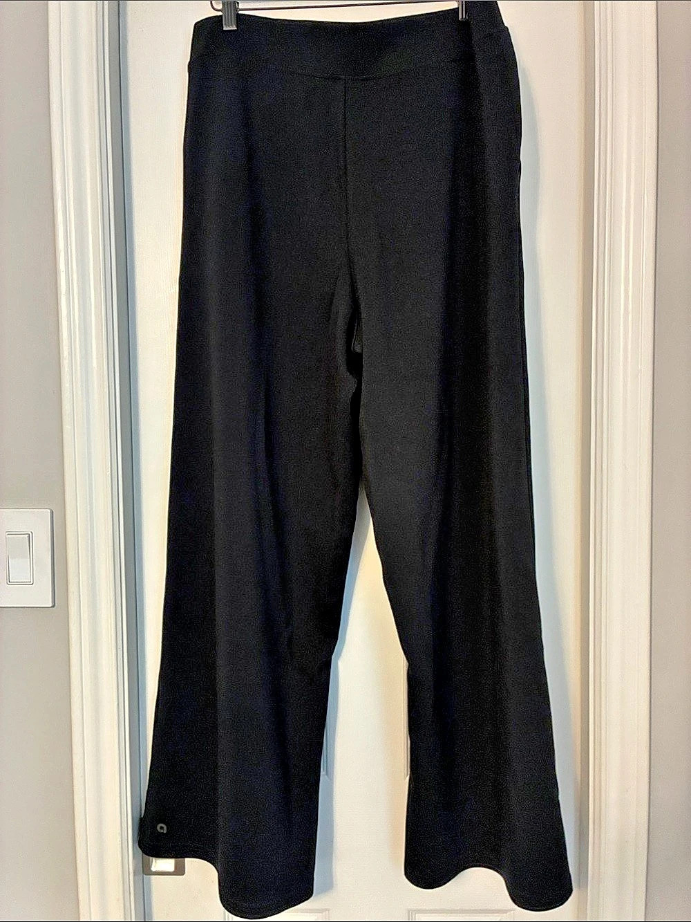 Reitman’s Hyba Black Flare Pants Size Large